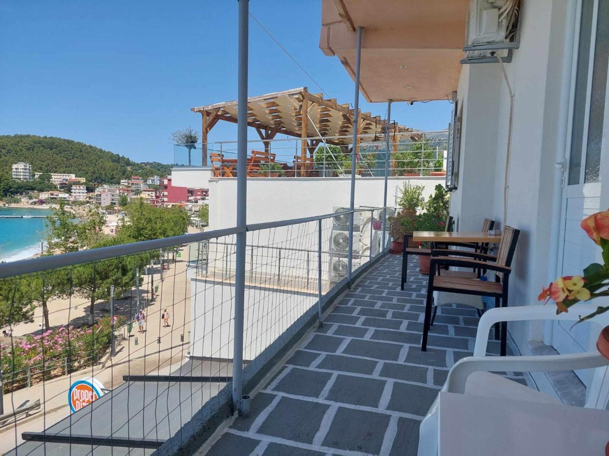 Veronika'S Apartment Himare Exteriör bild